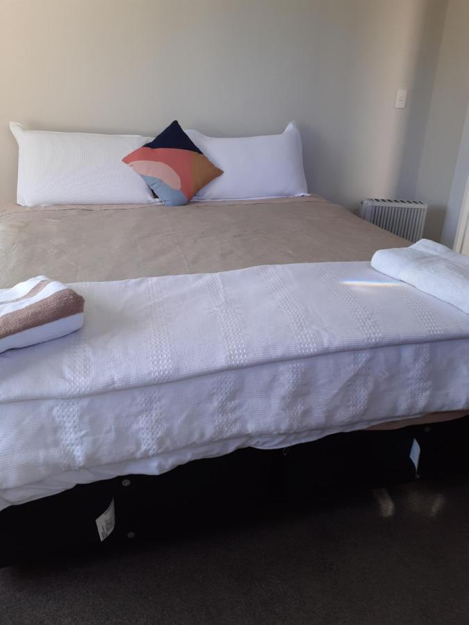 Intrepid Bed & Breakfast Крайстчърч Екстериор снимка